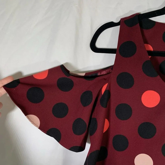 Ann Taylor Blouse Women’s XS Red Polka Dot Cold Shoulder V-neck Top - Picture 2 of 6